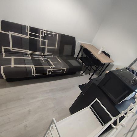 Petit F2 Meuble Independant Apartman Limay Kültér fotó