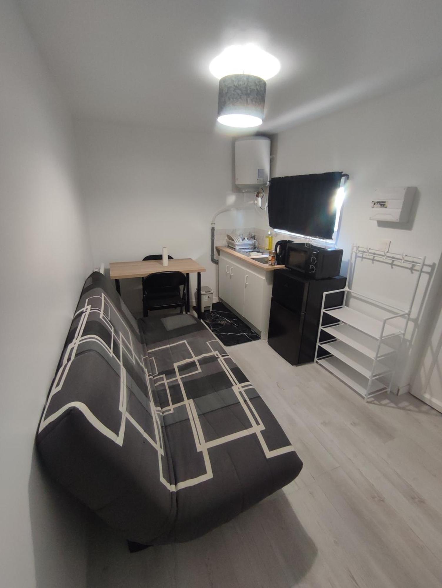 Petit F2 Meuble Independant Apartman Limay Kültér fotó